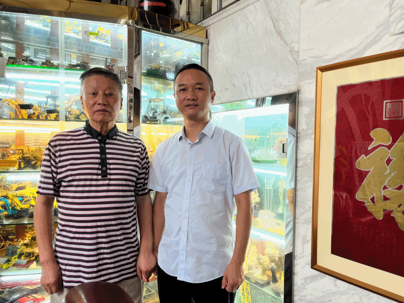 常林公司黨委在“雙節(jié)”前夕走訪慰問離退休老干部